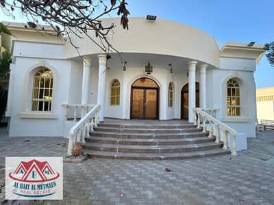 Five-room villa with air conditioners in Al Hamidiya