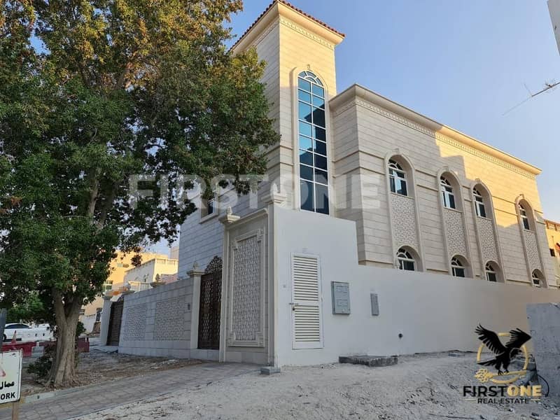 فیلا في المرور 6 غرف 5499999 درهم - 8782858