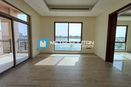 5 Bedroom Villa for Rent in Al Raha Beach, Abu Dhabi - Amazing 5BR|A Stunning Waterfront Villa|Rent It