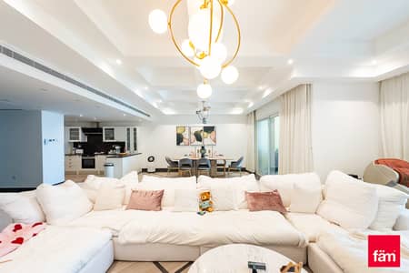 2 Bedroom Townhouse for Sale in Palm Jumeirah, Dubai - Luxury Upgrades | Sea View | Triplex | Terrace
