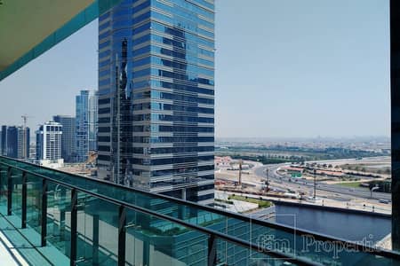 2 Bedroom Apartment for Sale in Business Bay, Dubai - Well kept. High ROI excellent views