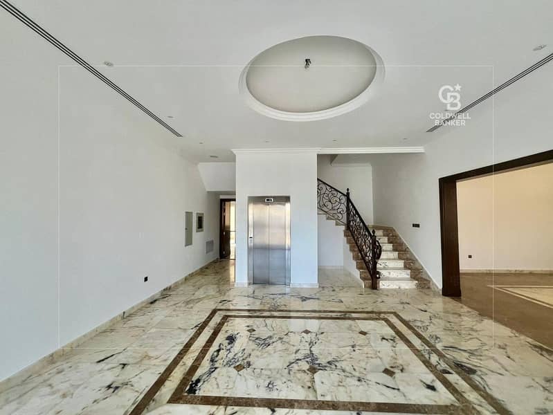 Marble Finish 5 bedrooms with Lift & Garden