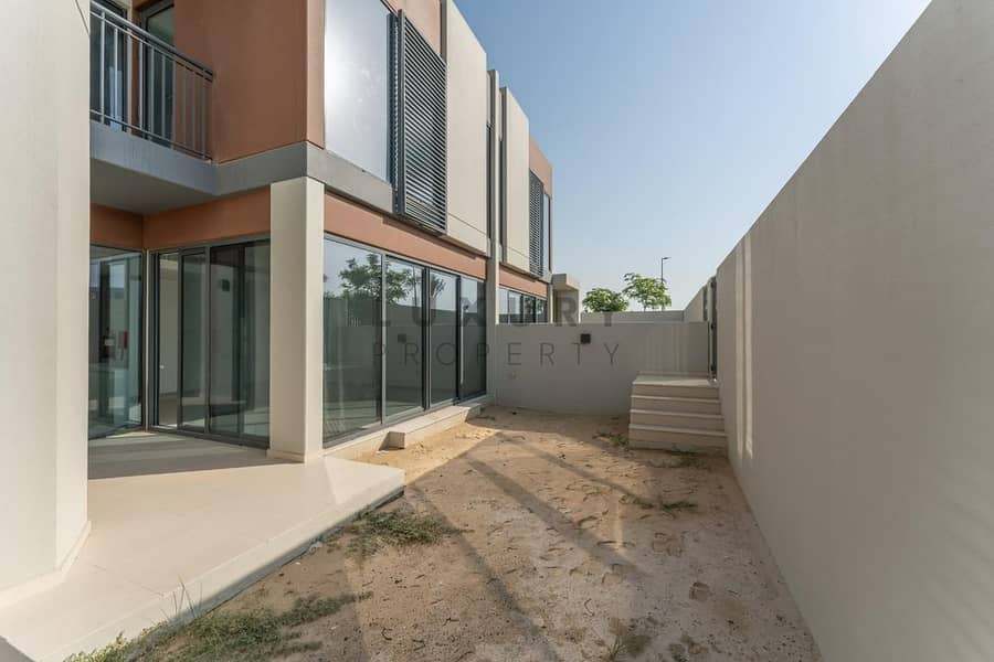 تاون هاوس في تشيري وودز،دبي لاند 4 غرف 230000 درهم - 8866189