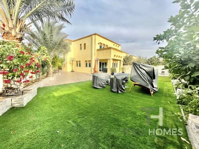 3 Bedroom Villa for Sale in Jumeirah Park, Dubai - Large Corner Plot | 3 Bedroom | Must See