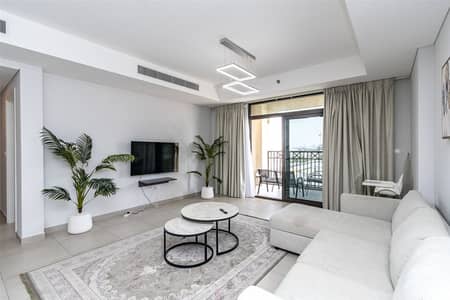 2 Bedroom Flat for Rent in Umm Suqeim, Dubai - 6 Cheques | Burj Khalifa View | Quite and Cozy