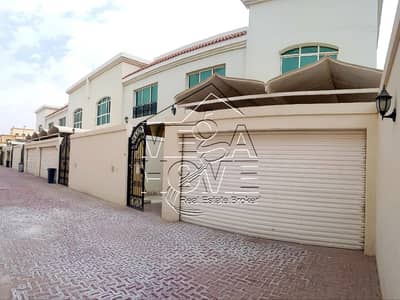 MODERN 5 MASTER BED VILLA W/PRIVATE PARKING MODERN 5 MASTER BED VILLA W/PRIVATE PARKING