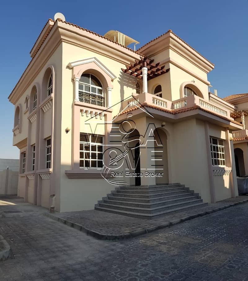EXCELLENT DEAL 5-BR VILLA WITH I HIGH FINISHING EXCELLENT DEAL 5-BR VILLA WITH I HIGH FINISHING