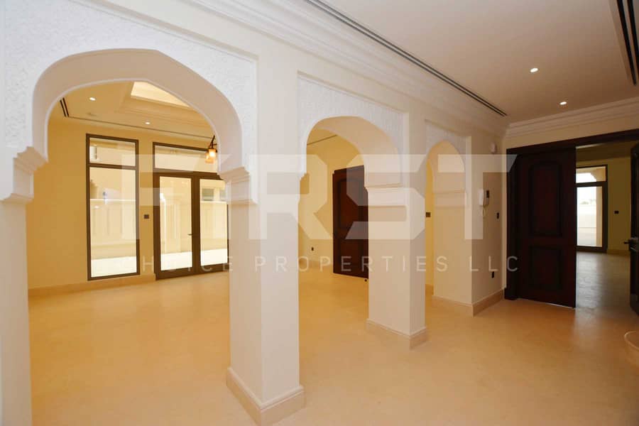 9 Internal Photo of Delux 5 Bedroom Villa in Saadiyat Beach Villas Saadiyat Island Abu Dhabi UAE (6). jpg