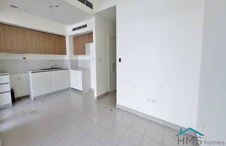 3 Bedroom Villa for Rent in Dubai South, Dubai - - 3 Bed
- Maids
- 2 Washrooms
- Private Garden
- Central A/C
- Balcony
- Quick access to shared pool and gym
- Childrens Play Area
- Built in (contd. . . )