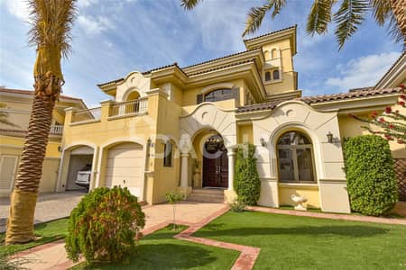 5 Bedroom Apartment for Rent in Palm Jumeirah, Dubai - Unique | G+2 Garden home | Vacant