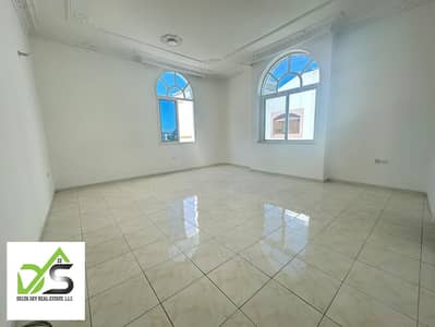 An excellent studio with a spacious area in Al Mushrif City, opposite Al Mushrif Mall