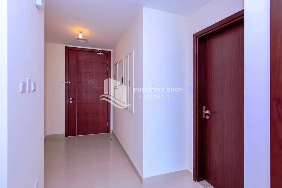 14 1-bedroom-abu-dhabi-al-reem-island-city-of-lights-sigma-tower-1-foyer (2). JPG