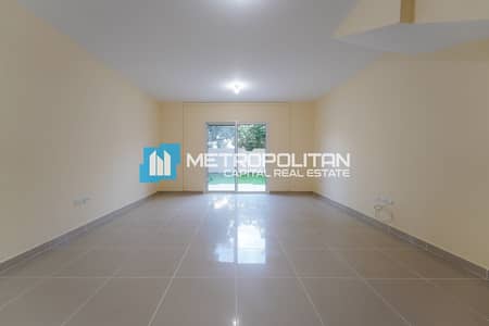 3 Bedroom Villa for Sale in Al Reef, Abu Dhabi - Double Row|Vacant 3BR Villa|Near Community Service