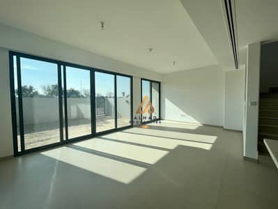 3 Bedroom Townhouse for Rent in Dubailand, Dubai - Single Row l Prime Location l Ready To Move .
