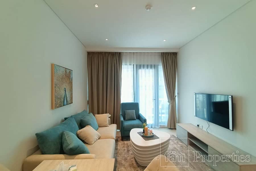 Luxurious 1-Bedroom Fully furnished high floor