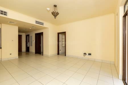 2 Bedroom Flat for Rent in Downtown Dubai, Dubai - Study | Spacious Apartment |Chiller Free