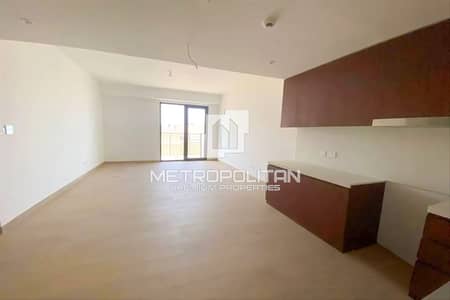 1 Bedroom Apartment for Sale in Jumeirah, Dubai - Sophisticated 1BR | Resort Amenities | Great Price