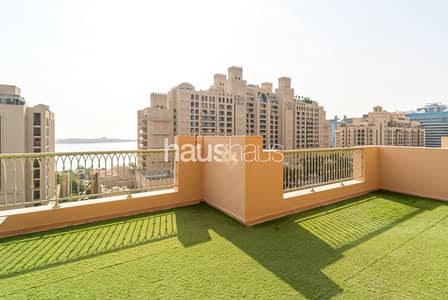 3 Bedroom Penthouse for Rent in Palm Jumeirah, Dubai - Affordable Penthouse | Upgraded | Private Terrace