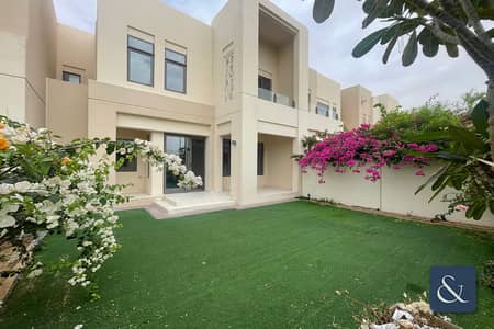 3 Bedroom Villa for Rent in Reem, Dubai - 3 Beds | Single Row | Backing Onto Pool