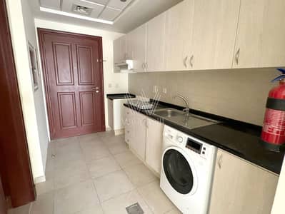 Studio for Rent in Dubai Sports City, Dubai - Kitchen Equipped | Spacious | Vacant and Ready