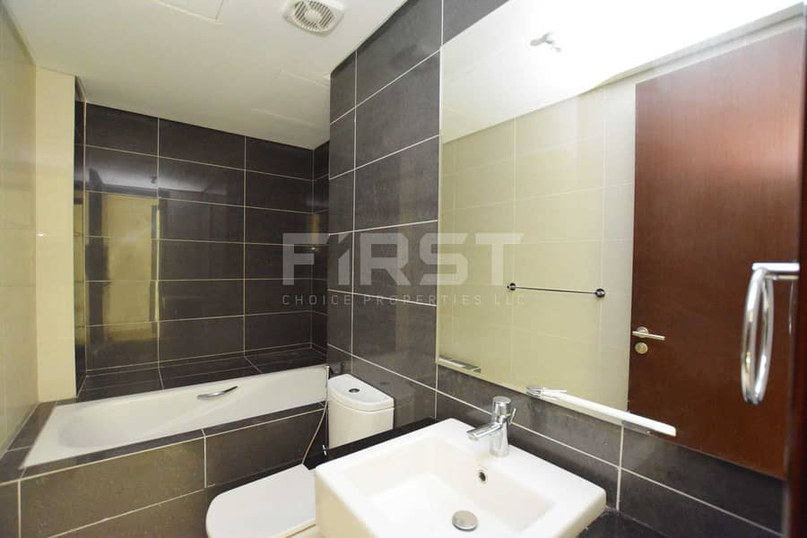 11 Internal Photo of 1 Bedroom Apartment in Al Maha Tower Marina Square Al Reem Island Abu Dhabi UAE (27). jpg