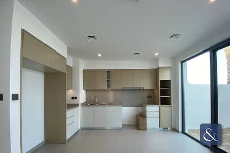 Available Mid-July I 4 Bedrooms | Modern