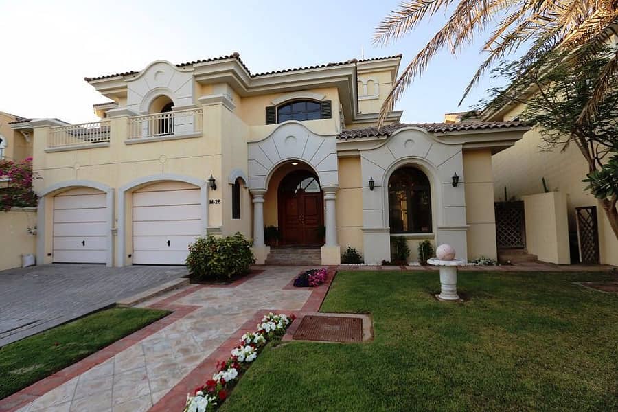 For Rent Fully Furnished l Lovely & Luxury 5 BR M Villa in Palm Jumeirah