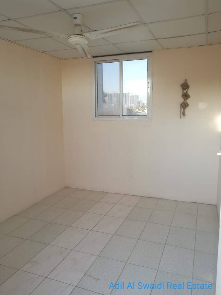 5 BHK small villa with 2 baths and kitchen in Sabkha (Umm e Khannor) area