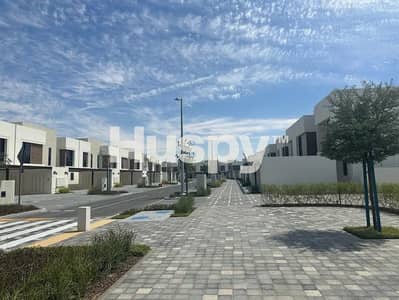 2 Bedroom Townhouse for Rent in Yas Island, Abu Dhabi - 653390123-1066x800. jpeg