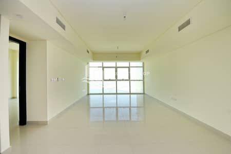 شقة 1 غرفة نوم للبيع في جزيرة الريم، أبوظبي - 1-bedroom-apartment-abu-dhabi-al-reem-island-marina-square-tala-tower-living-area. JPG