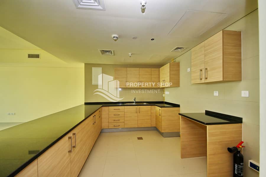 7 1-bedroom-apartment-abu-dhabi-al-reem-island-marina-square-tala-tower-kitchen. JPG