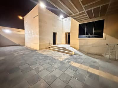 3 Cпальни Таунхаус в аренду в Мадинат Аль Рияд, Абу-Даби - 5a993b28-a5e3-4b42-84a4-d62785a739b7. jpg
