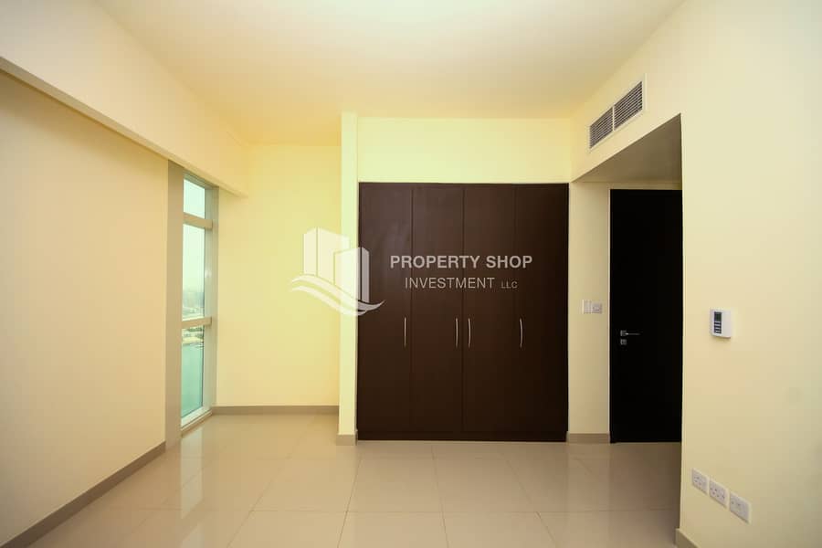 6 2-bedroom-apartment-al-reem-island-marina-square-tala-tower-cabinet. JPG