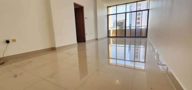 3 Bedroom Flat for Rent in Hamdan Street, Abu Dhabi - Well Maintained 3bhk with Spacious Saloon And 2 Balconies
