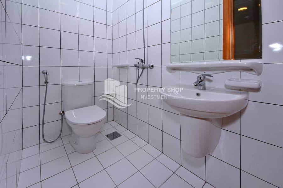 12 1-br-apartment-al-reem-island-shams-abu-dhabi-beach-tower-a-maids-bathroom. JPG