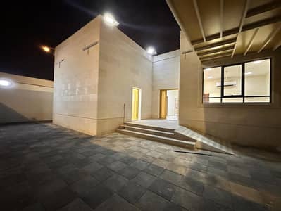 3 Bedroom Townhouse for Rent in Madinat Al Riyadh, Abu Dhabi - 3fc467af-e92e-40e5-8db9-58175c39a29d. jpg