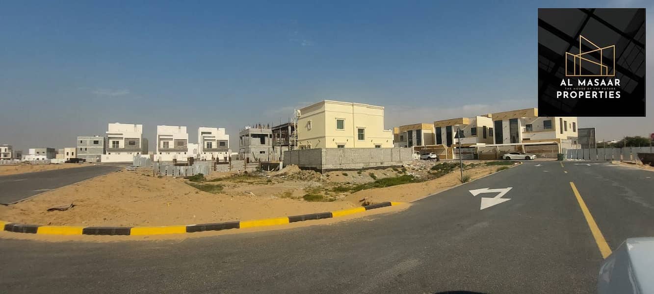 Land for sale in Ajman, Masfout, excellent location, and a snapshot price in the middle of the building, owned by a citizen and a Gulf citizen only