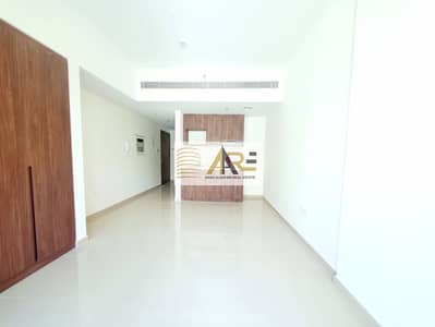 Big OFFER!! Luxurious studio with Balcony 6Cheque Payment just 31k