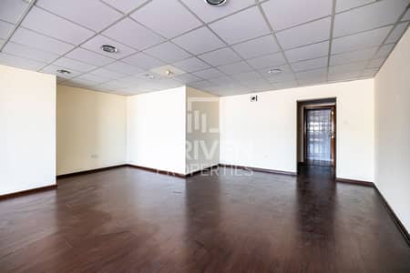 Office for Rent in Bur Dubai, Dubai - Compact Office | Semi Fitted | Prime Location