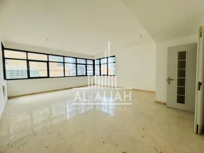 فلیٹ 2 غرفة نوم للايجار في منطقة الكورنيش، أبوظبي - WhatsApp Image 2024-04-23 at 11.58. 51_db38c45e. jpg