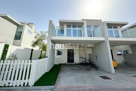 3 Bedroom Villa for Sale in DAMAC Hills 2 (Akoya by DAMAC), Dubai - Vacant on Transfer | Beautifully Upgraded | Modern
