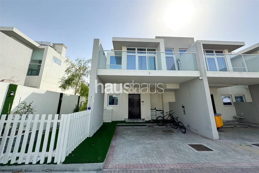 Vacant on Transfer | Beautifully Upgraded | Modern