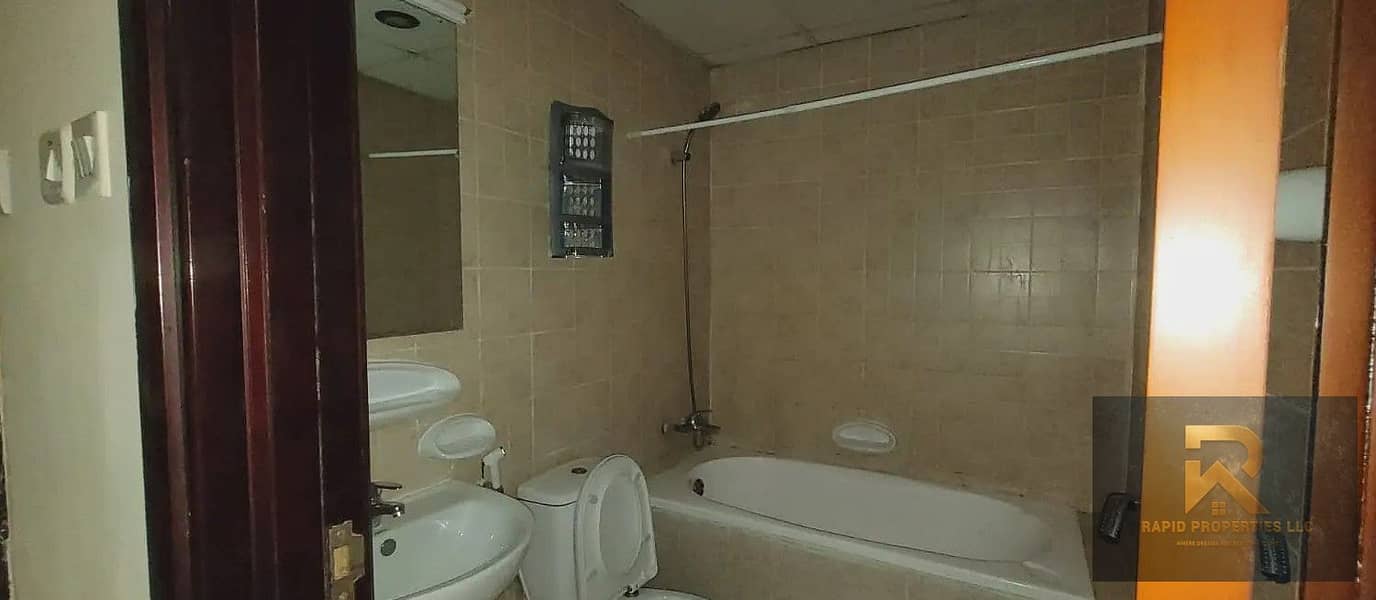 9 bathroom-GC. jpg