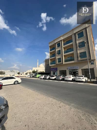 For sale in Sharjah area Muwailih residential and commercial building Area: 6300 feet Ground permit for 3 floors It consists of 21 room apartments Hall 2 studio And 4 stores Current income is 600 thousand Excellent location on the street