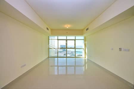 شقة 1 غرفة نوم للبيع في جزيرة الريم، أبوظبي - 1-bedroom-apartment-al-reem-island-marina-square-tala-tower-living-area. JPG