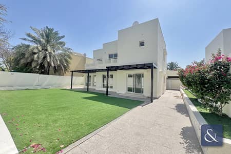 5 Bedroom Villa for Rent in The Meadows, Dubai - 5 Beds+Maids | Part Upgraded | Exclusive
