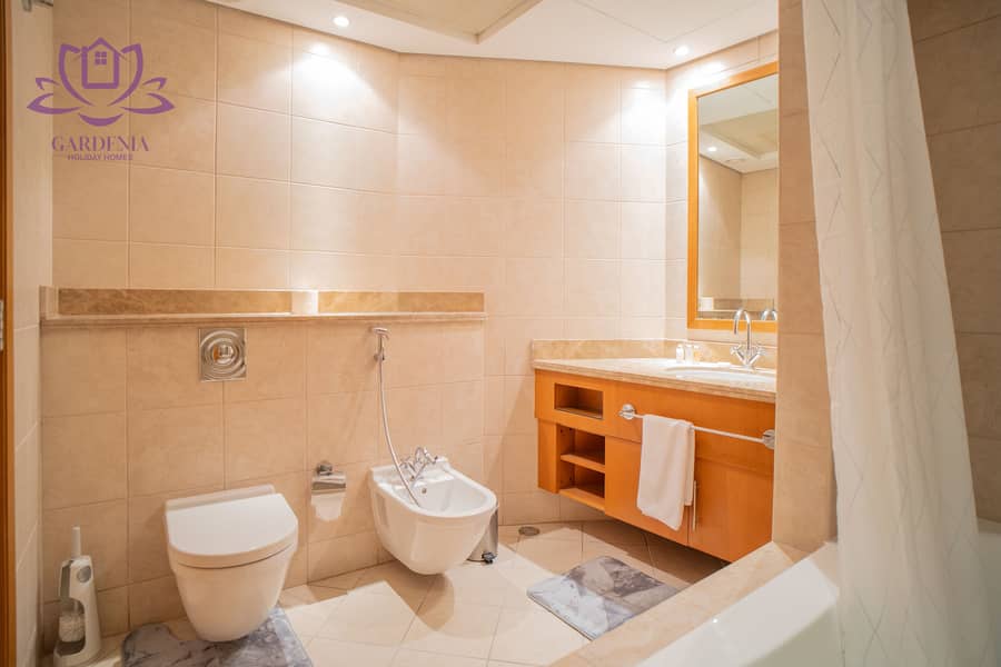 23 Bathroom 3. jpg