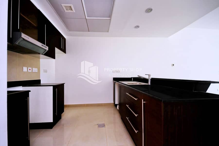 10 3-bedroom-villa-abu-dhabi-al-reef-desert-village-kitchen-1. JPG