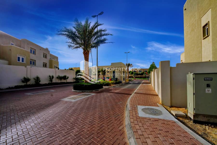14 3-bedroom-villa-abu-dhabi-al-reef-desert-village-community-entrance. JPG