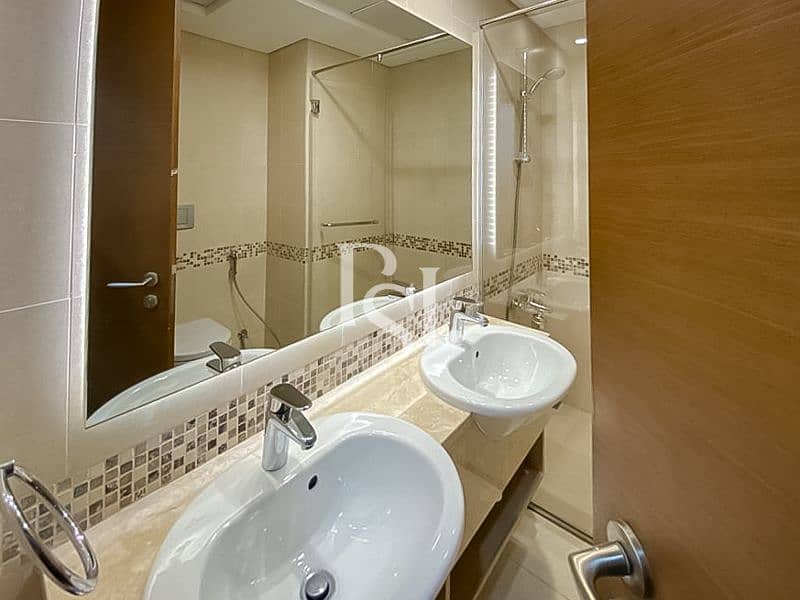 9 ansam-yas-island-abu-dhabi-bathroom (2). JPG